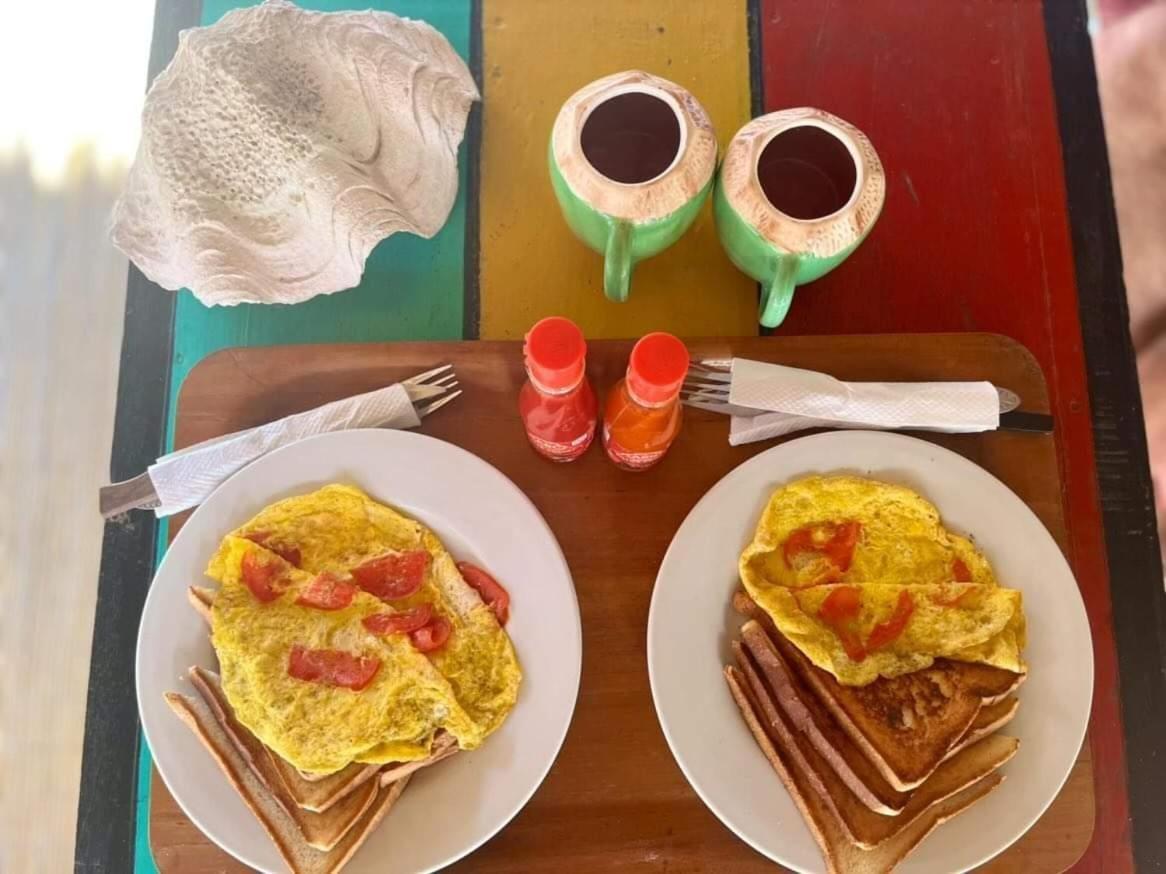 Fullesguesthouse Quần đảo Gili Ngoại thất bức ảnh