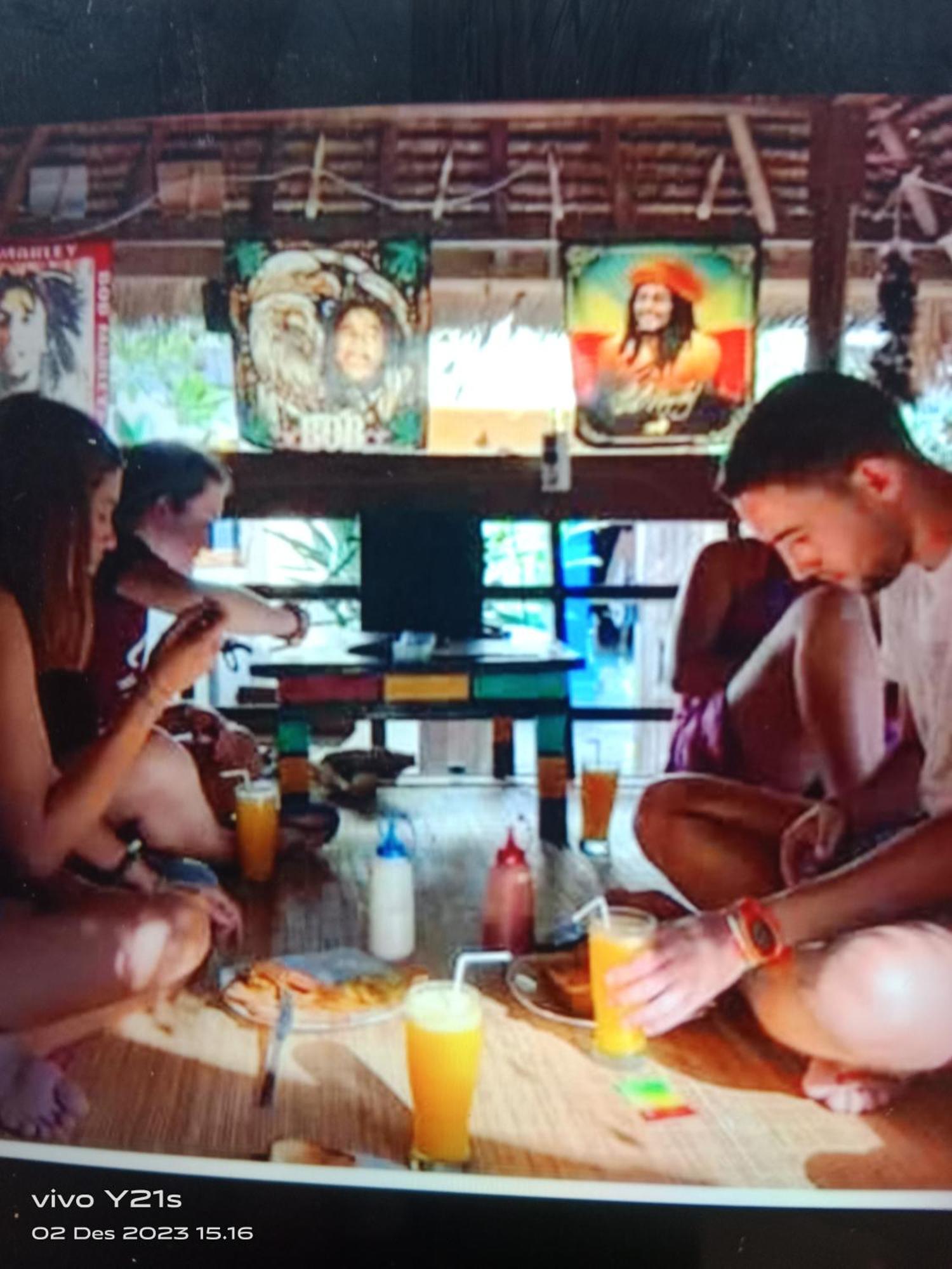 Fullesguesthouse Quần đảo Gili Ngoại thất bức ảnh